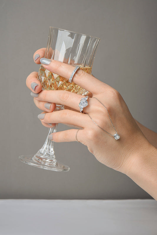 Cocktail‌ ‌Rings:‌ ‌Their‌ ‌Origins,‌ ‌Their‌ ‌Appeal‌ ‌and‌ ‌Why‌ ‌You‌ ‌Need‌ ‌One‌