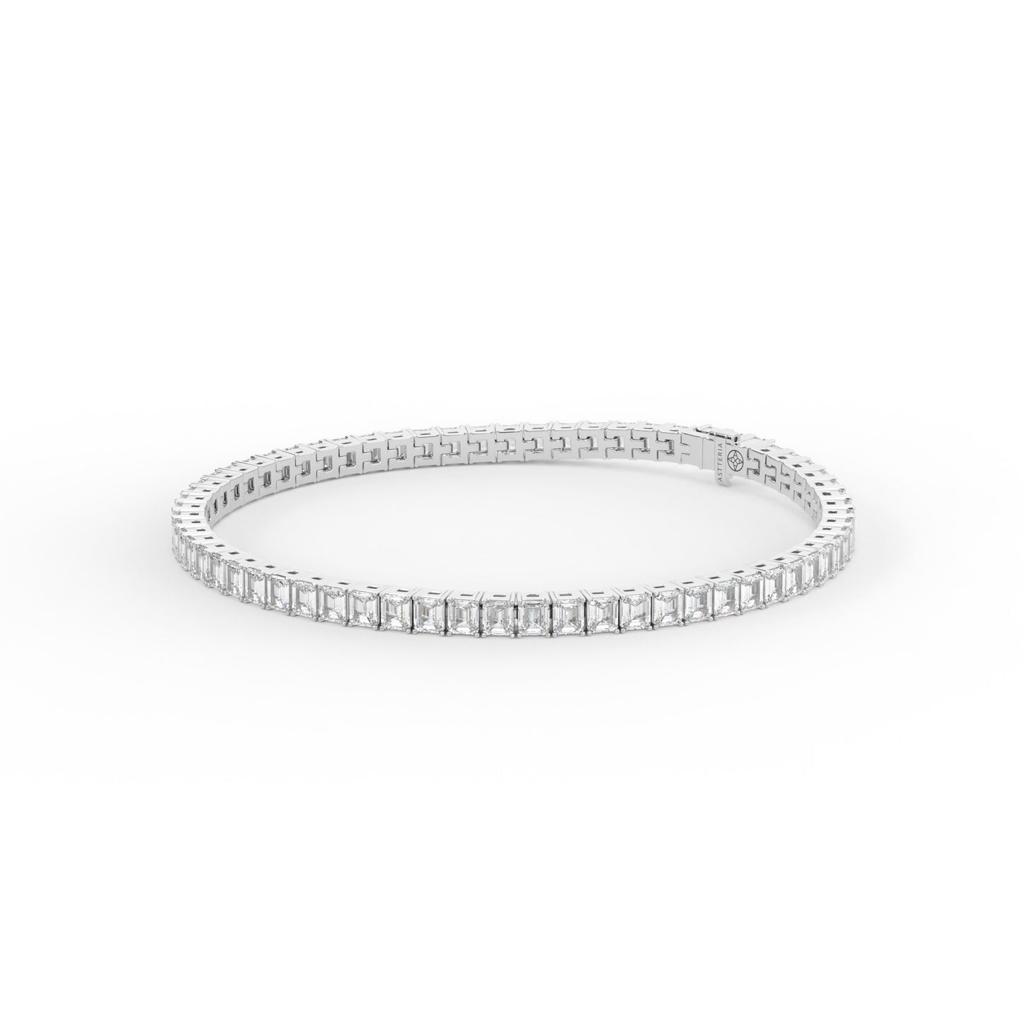 14K white gold, 18K white gold