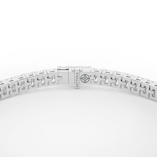 14K white gold, 18K white gold