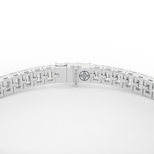 14K white gold, 18K white gold