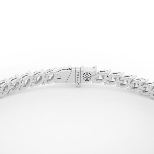 14K white gold, 18K white gold