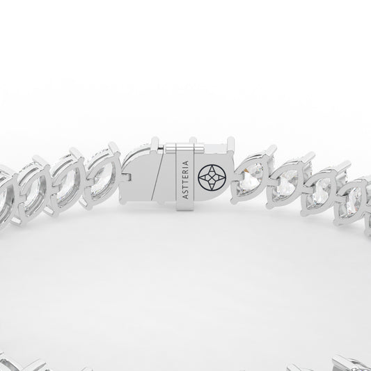 14K white gold, 18K white gold