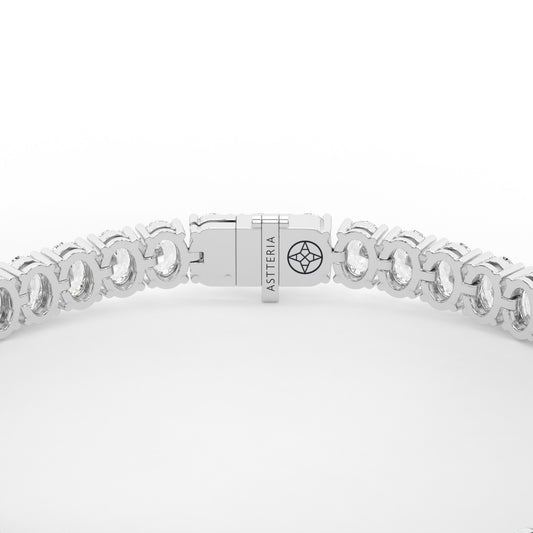 14K white gold, 18K white gold