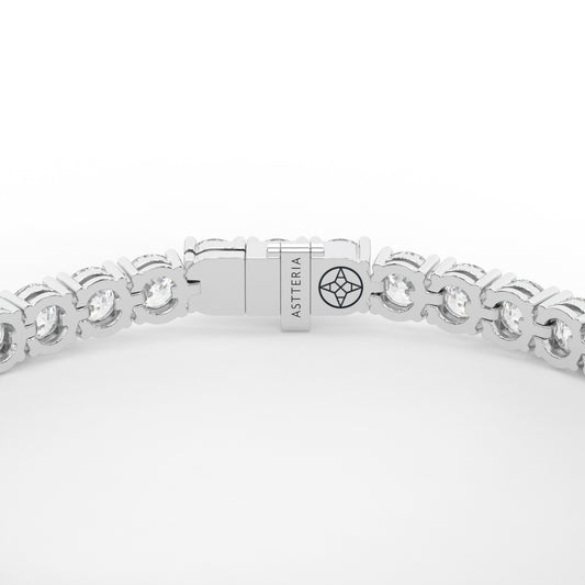 14K white gold, 18K white gold