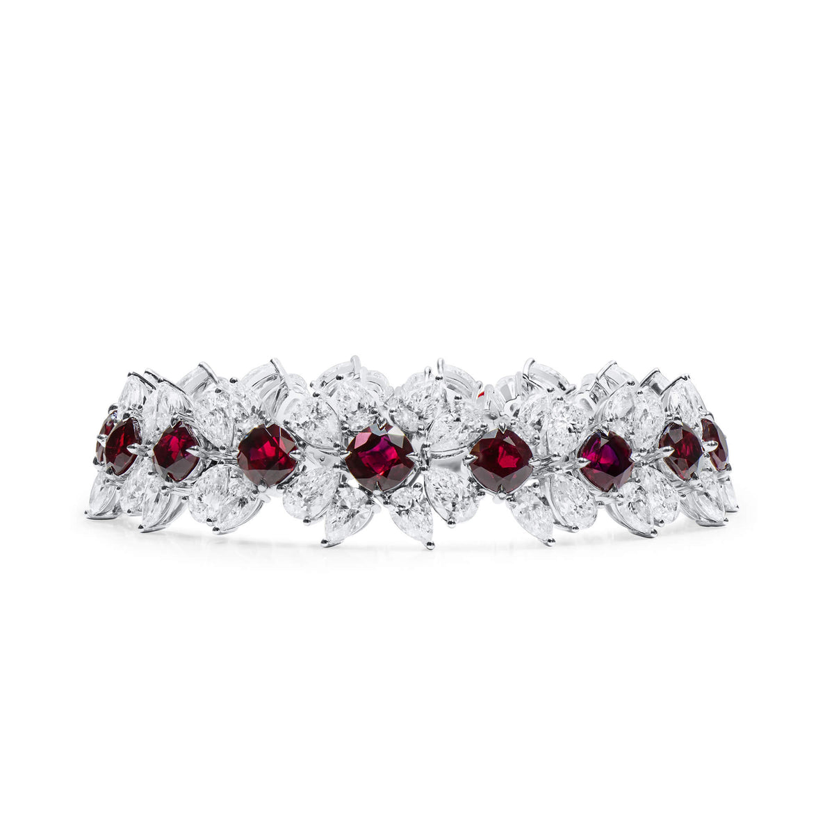 天然缅甸红宝手链，18K 白金，枕形，总重 37.10 克拉。
