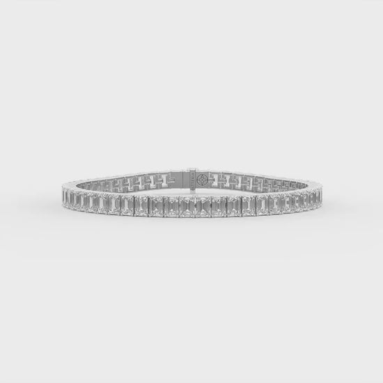 14K white gold, 18K white gold