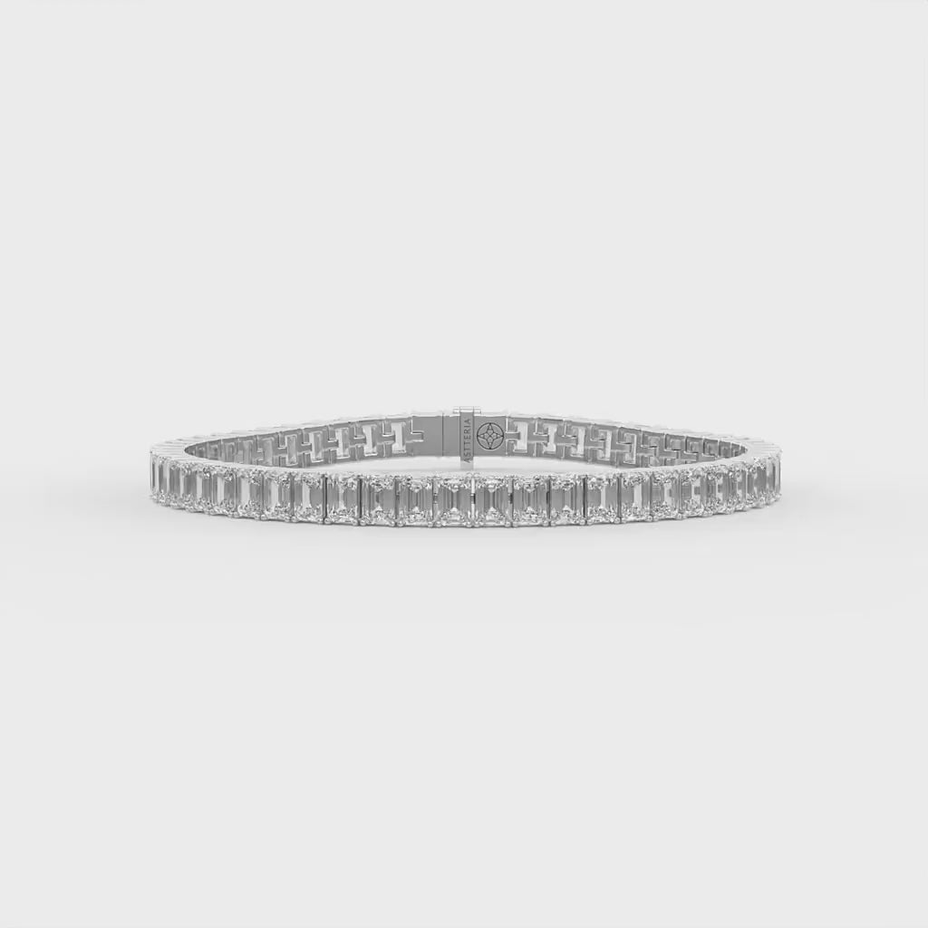 14K white gold, 18K white gold