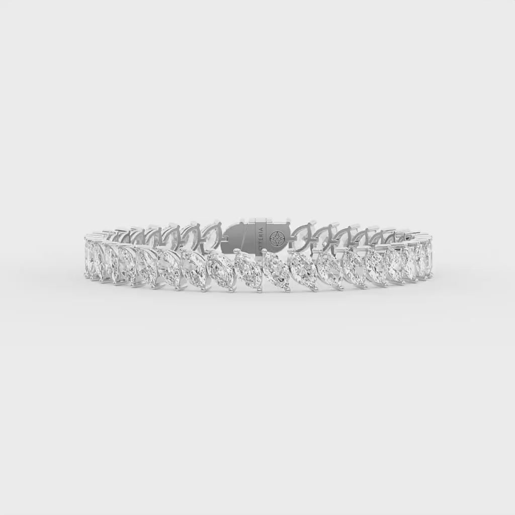 14K white gold, 18K white gold