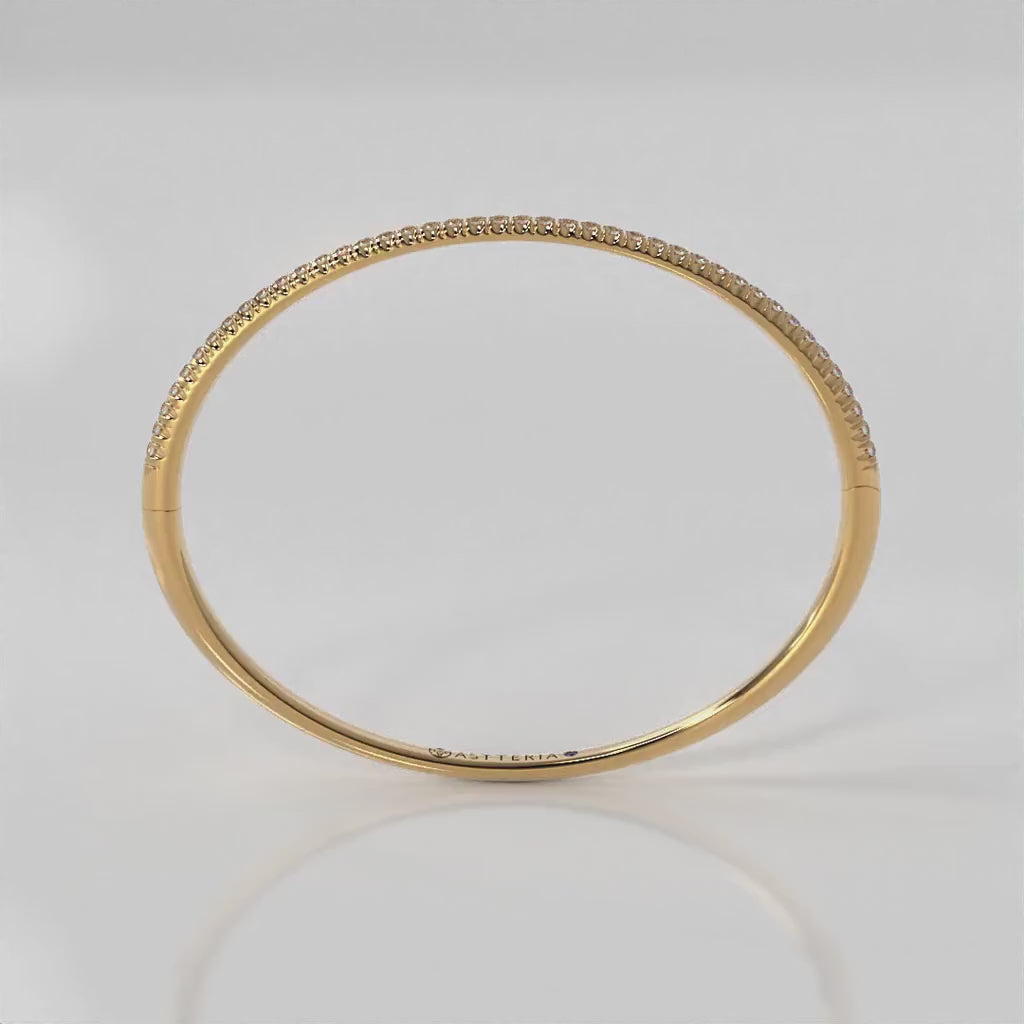 14K white gold, 18K white gold