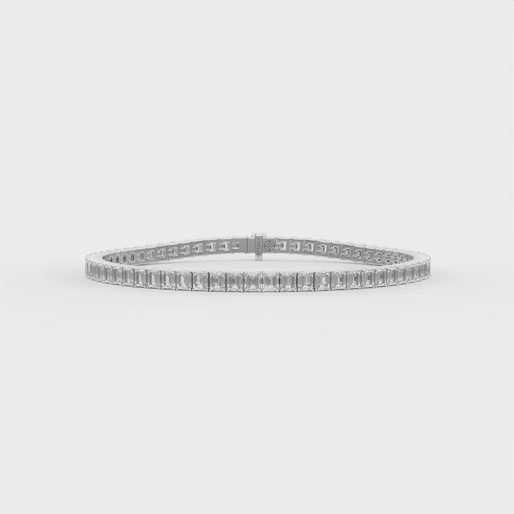 14K white gold, 18K white gold