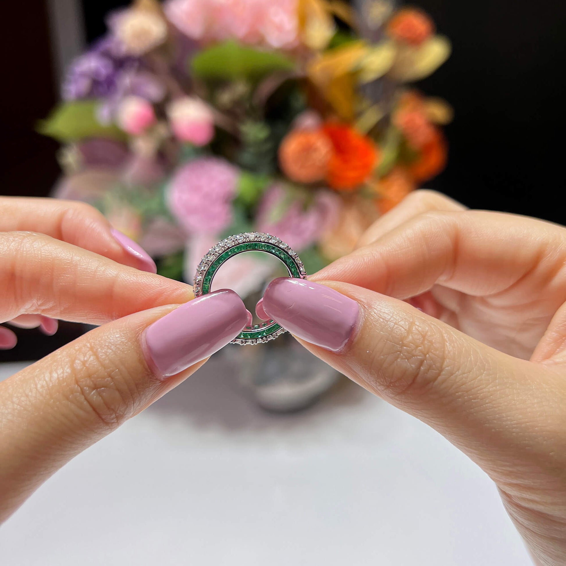 טבעת יהלום טבעית, זהב לבן 18 קראט, צורת באגט, 5.66 קראט